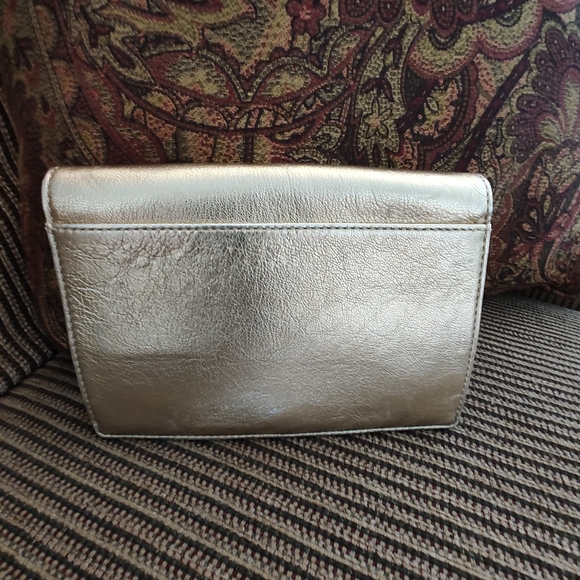 Beautiful Gold Colored MK Michael Kors clutch purse wallet in great shape! - Picture 2 of 9